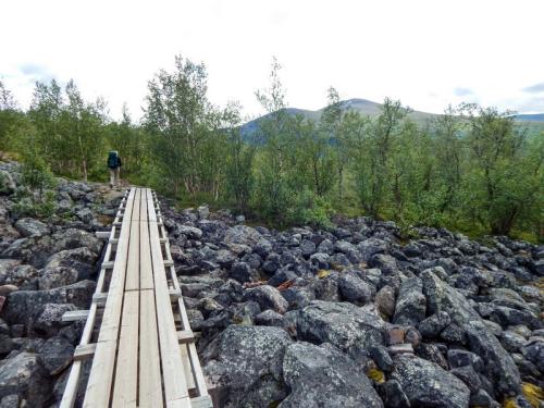 Gelukkig een brede boardwalk over deze stenenzee.